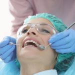 kobieta na wizycie u stomatologa